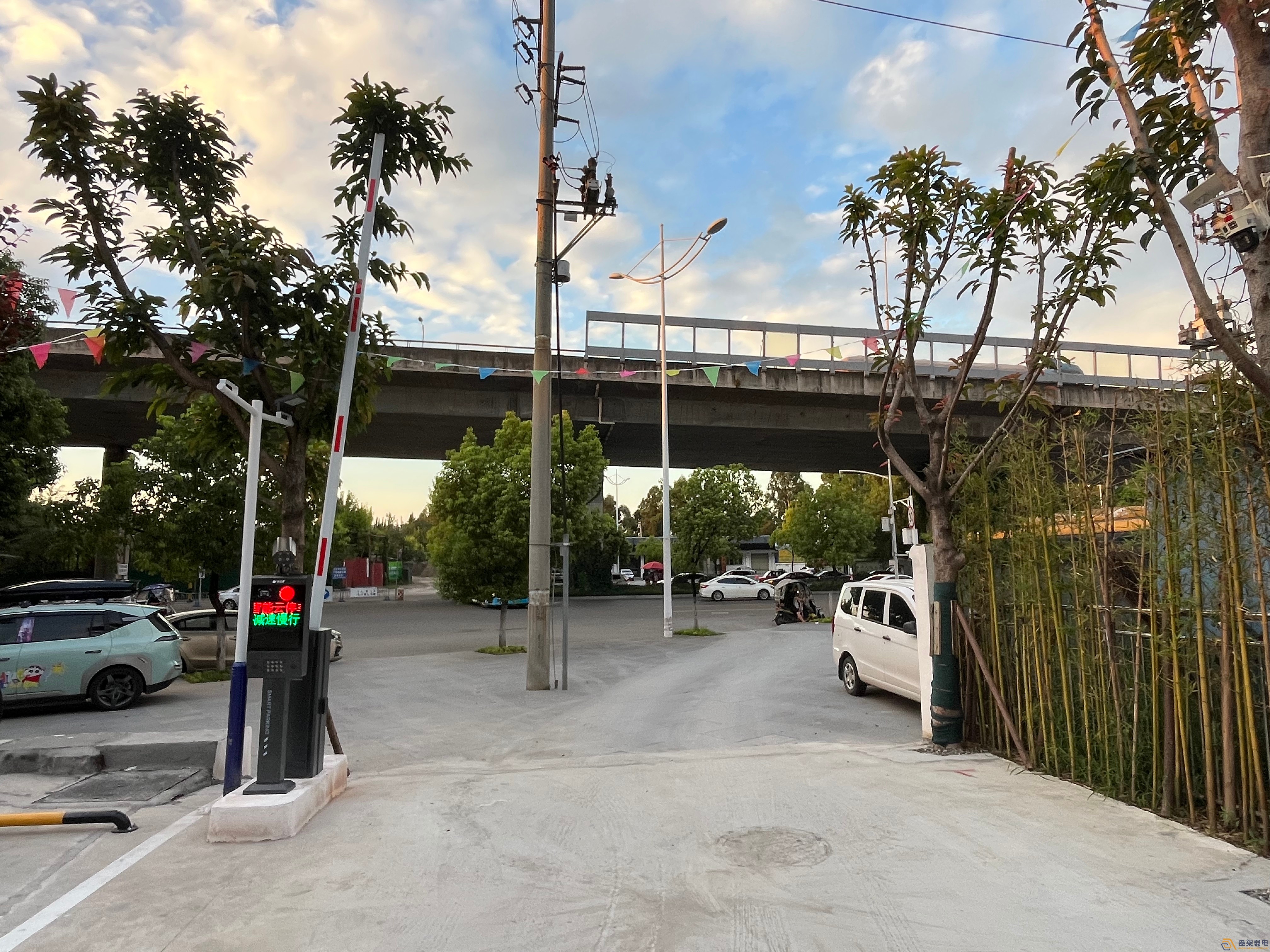 四川德陽(yáng)北火車(chē)站蔚維充電站監(jiān)控安裝項(xiàng)目
