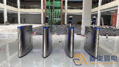 工廠考勤通道閘機選什么合適？
